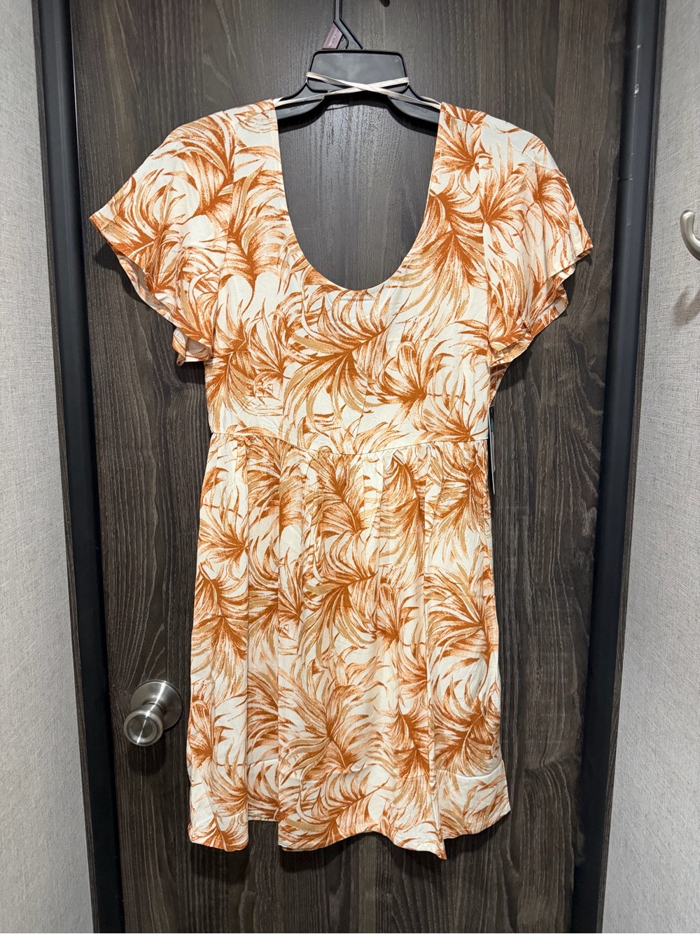 Hurley Tropical Palm Print Mini Dress Medium NWT Cream Caramel Flutter Sleeve